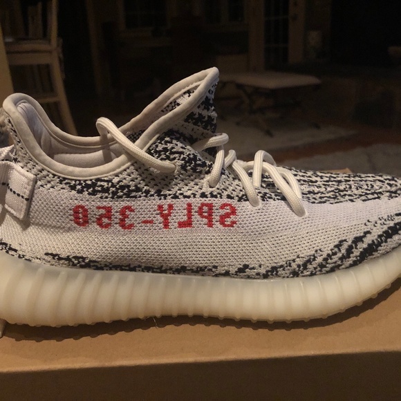 Yeezy boost 350 zebra